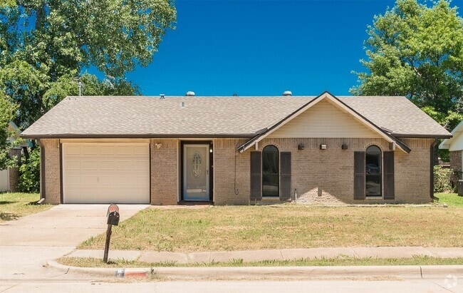 Building Photo - 502 Campfire Dr Rental