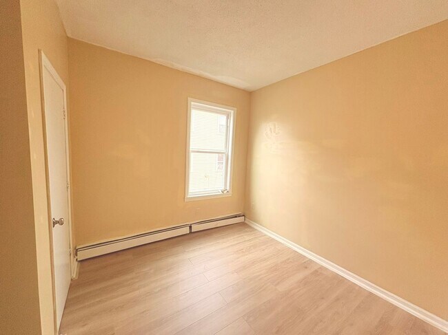 Photo - 202 Bellevue St Unit A