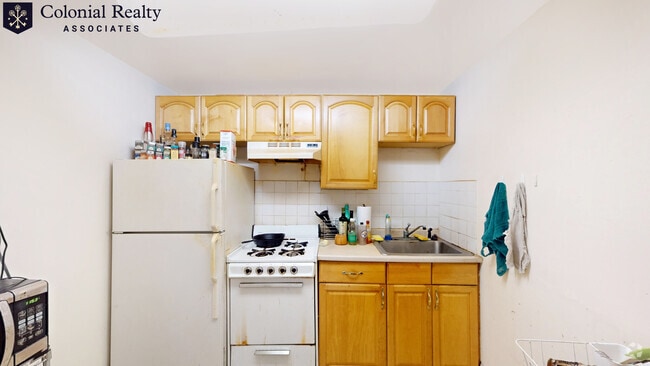 Building Photo - 1069 Beacon St Rental