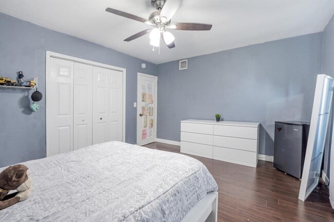 Photo - 6824 SW 5th St