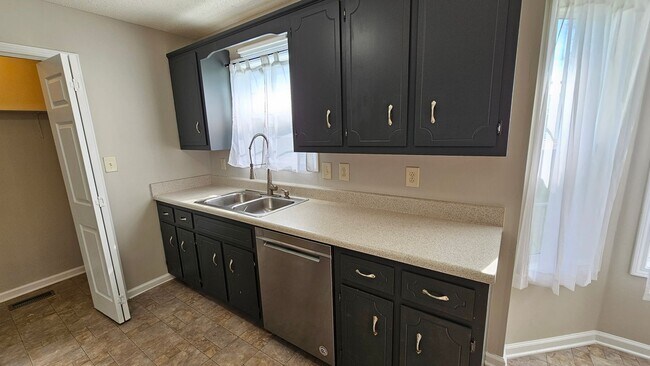 Photo - Close to Post! Cul-de-sac! NO CARPET! 3 bed 2 bath with large Fenced in backyard!