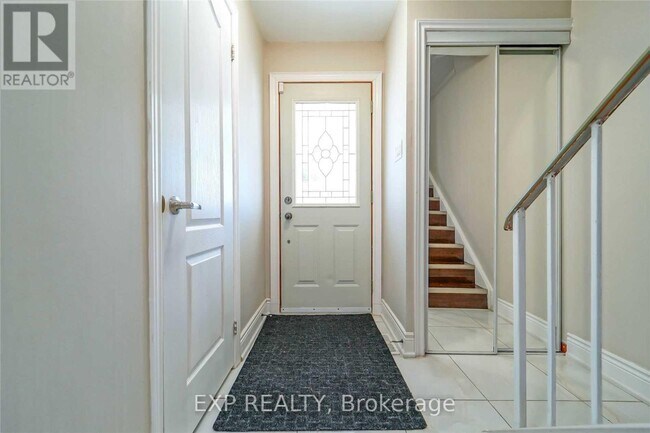 Photo - 7 Hollyhedge Ct