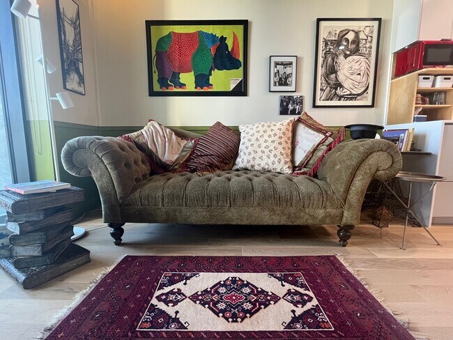 Photo - 239 Keefer St