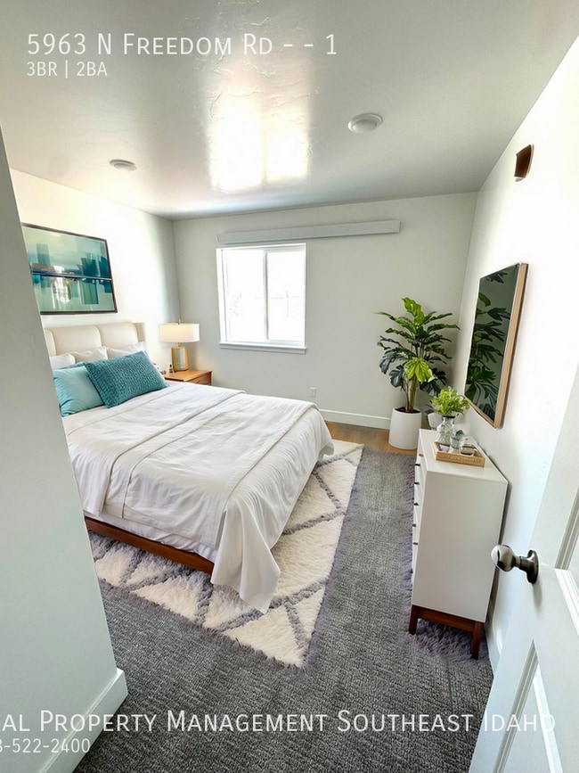 Photo - 5963 N Freedom Rd Unidad 1