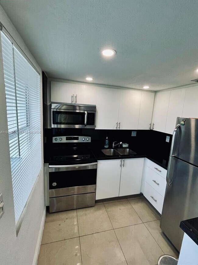 Photo - 1750 NE 115th St Unit 608