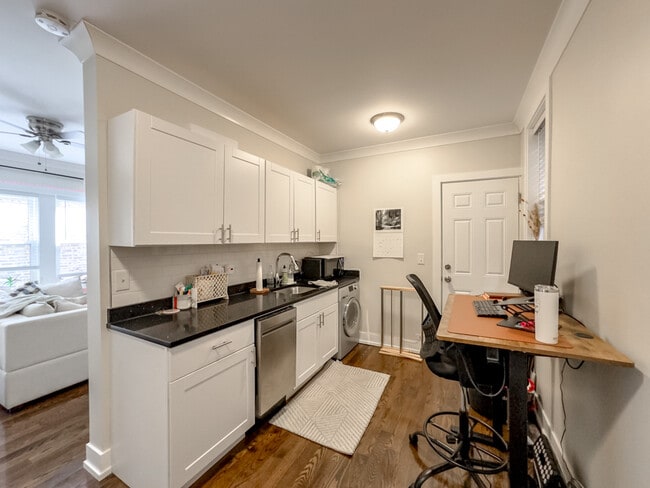 Photo - 648 W Roscoe St Unit N3