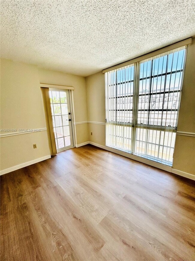 Photo - 1280 S Alhambra Cir Unidad 2217
