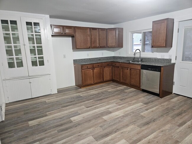 Photo - 229 Buckingham St