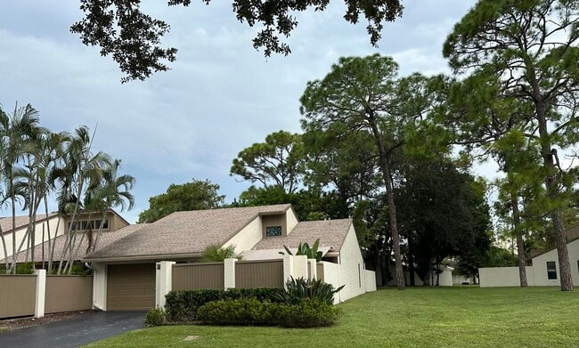 Photo - 319 Wood Dale Dr