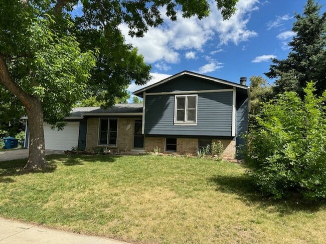 Building Photo - Recently Renovated! 3bed/2bath home in Louisville