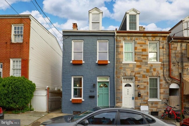 Building Photo - 504 Poplar St Rental