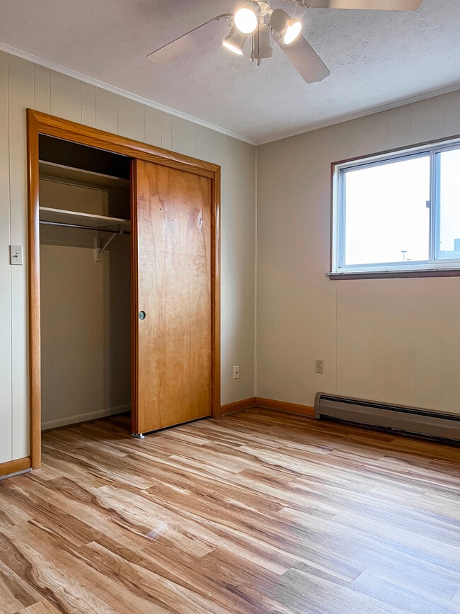 Photo - 460 Harding Ave