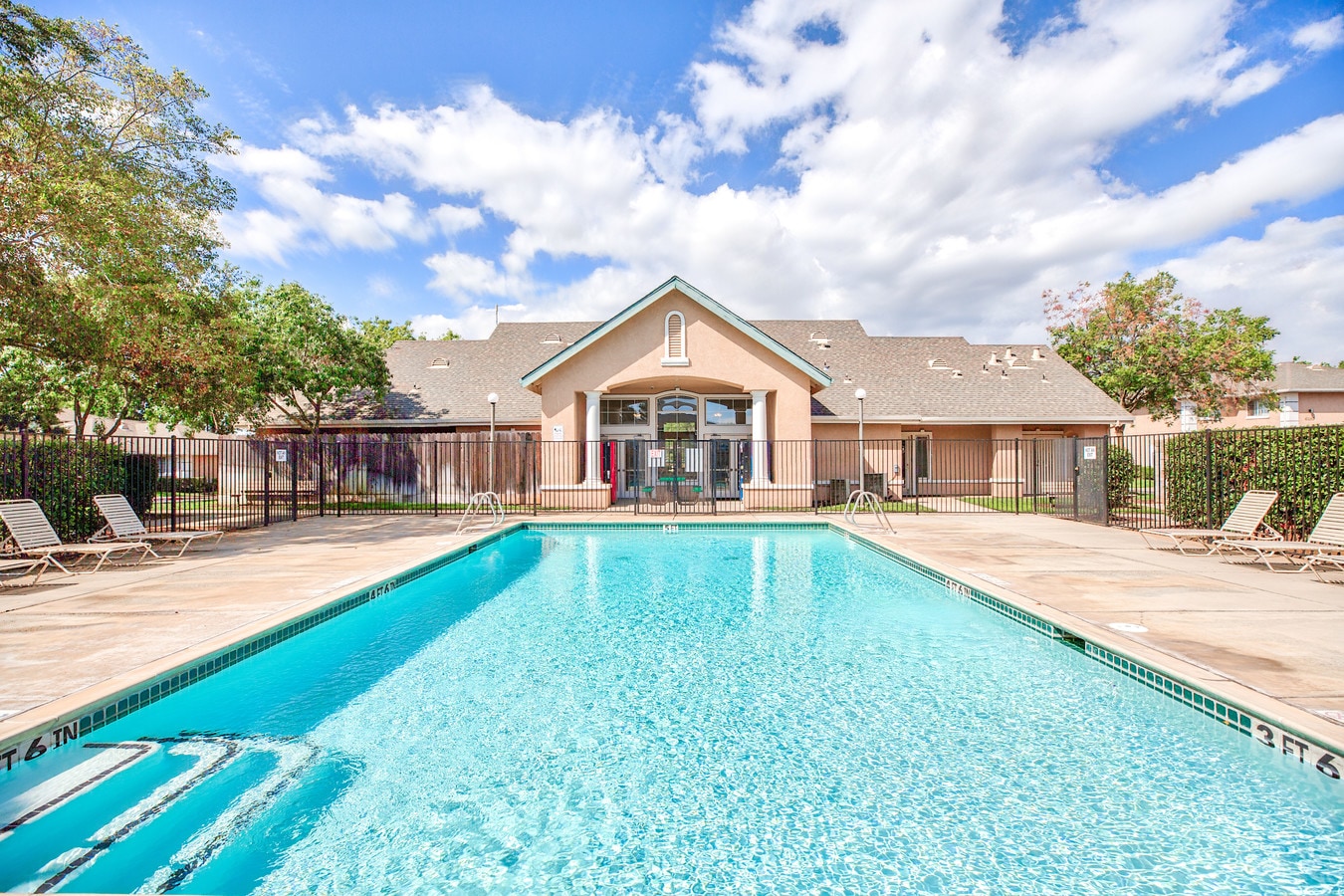 Photo - East Linda Gardens Apartments