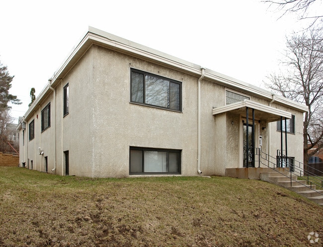 Building Photo - 1225 St Clair Ave Rental