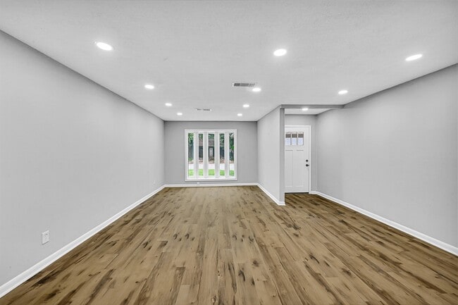 Photo - 1304 Sage Dr