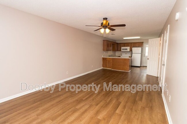 Building Photo - 11 Alice Ln Rental