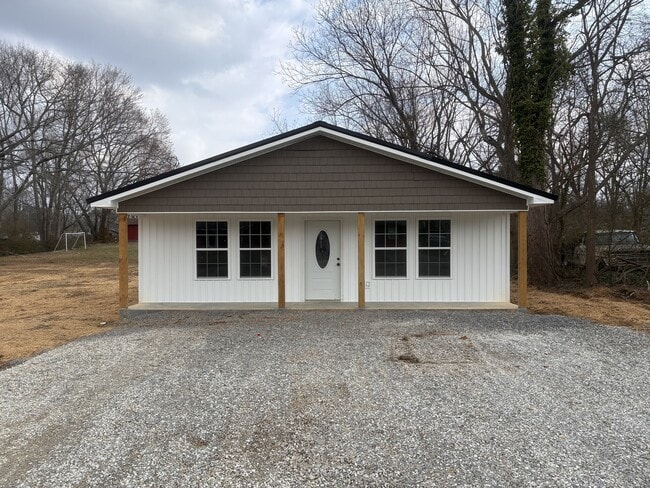 Building Photo - 408 Elm St