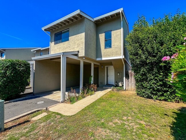 Building Photo - Beautifully Renovated Two Bedroom Napa Tow... Unit Adobe Lane, 133 Rental