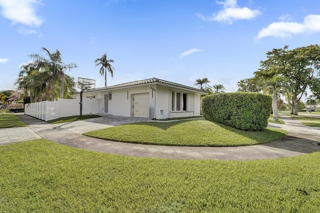 Photo - 3681 N 54th Ave