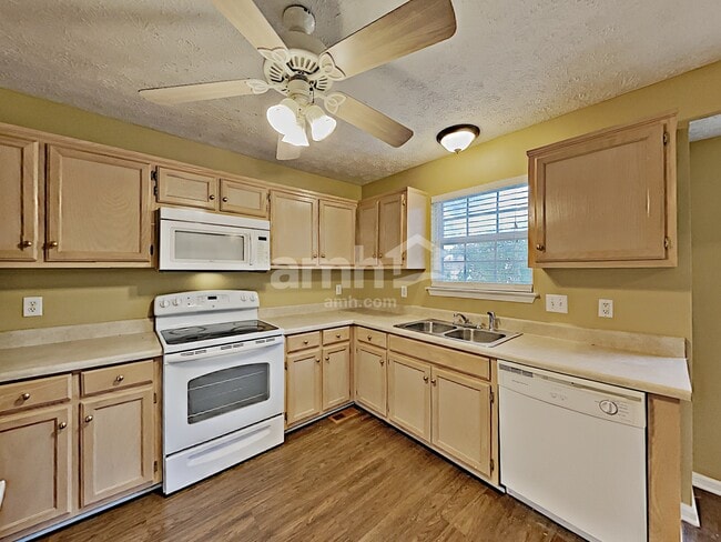 1805 N Bonham Ct