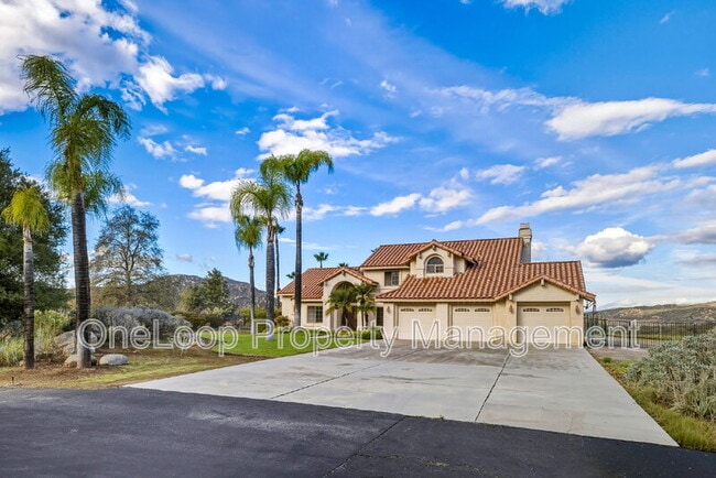 Photo - 493 Summerhill View