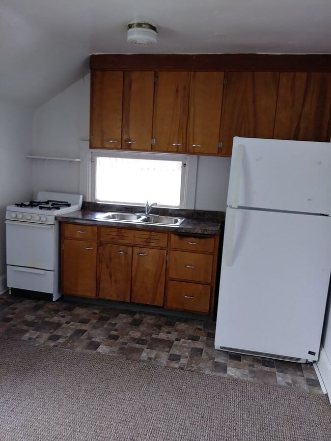 Photo - 319 N Park St Unit 3