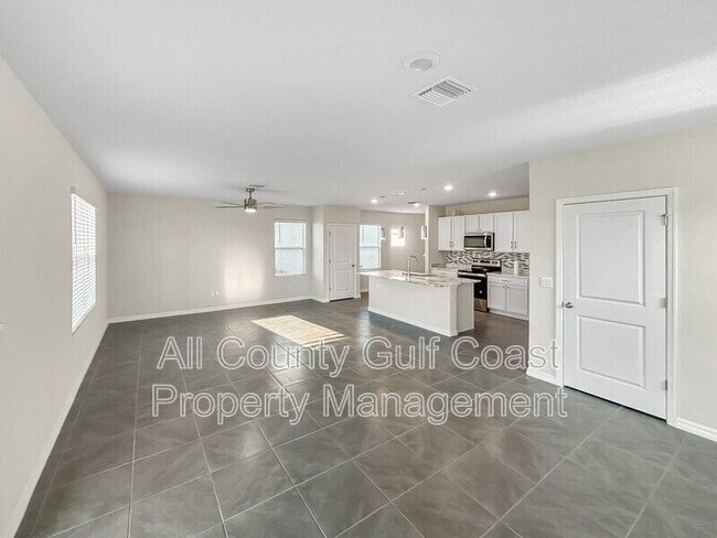 Photo - 3379 Hilltop Cir