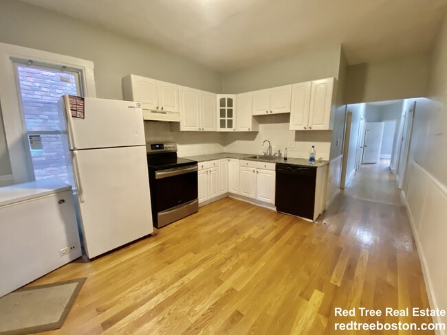 Photo - 3140 Washington St Apartments Unit 3