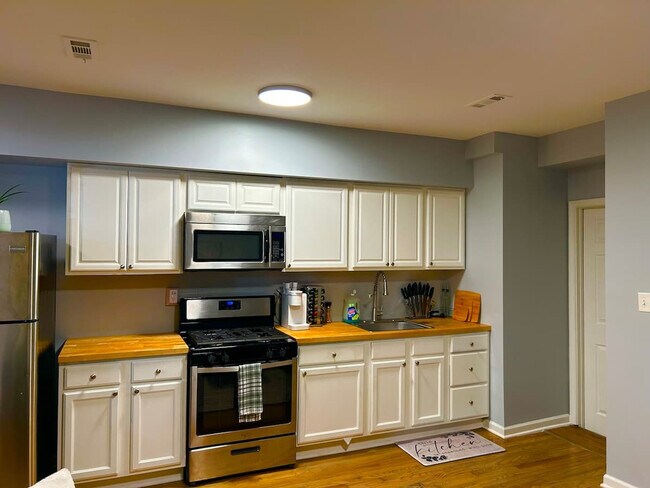 Photo - 1255 Raum St NE Unidad ID1388292P