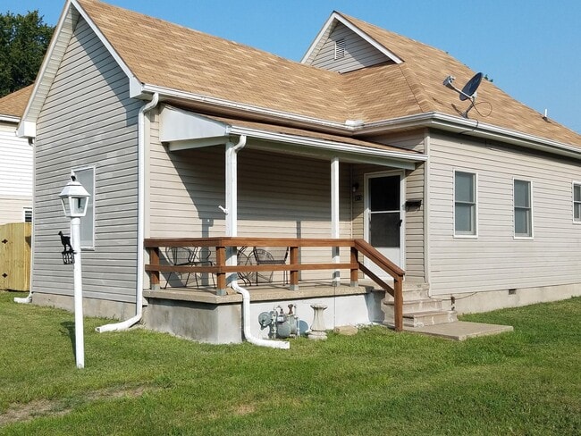 Building Photo - Beautiful 3bd/1ba House - Nice Back Deck!