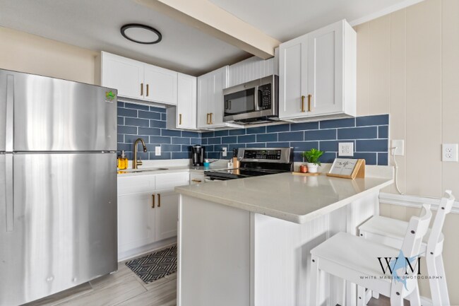 Photo - 1208 Edgewater Ave Unit 14