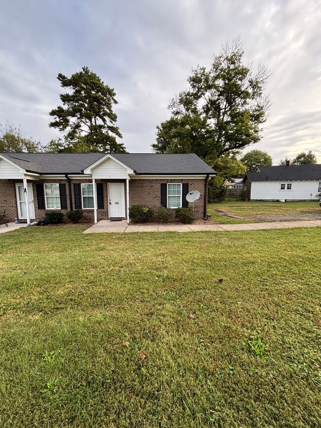 Building Photo - 265 Harmon Ln