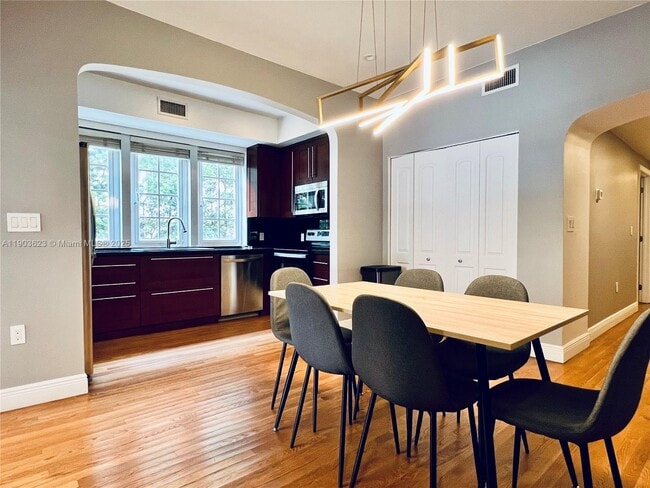 Photo - 215 Phoenetia Ave Unit 1