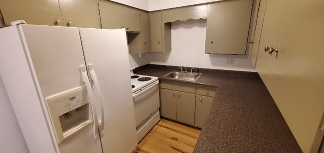 Photo - 2805 S Alaska St