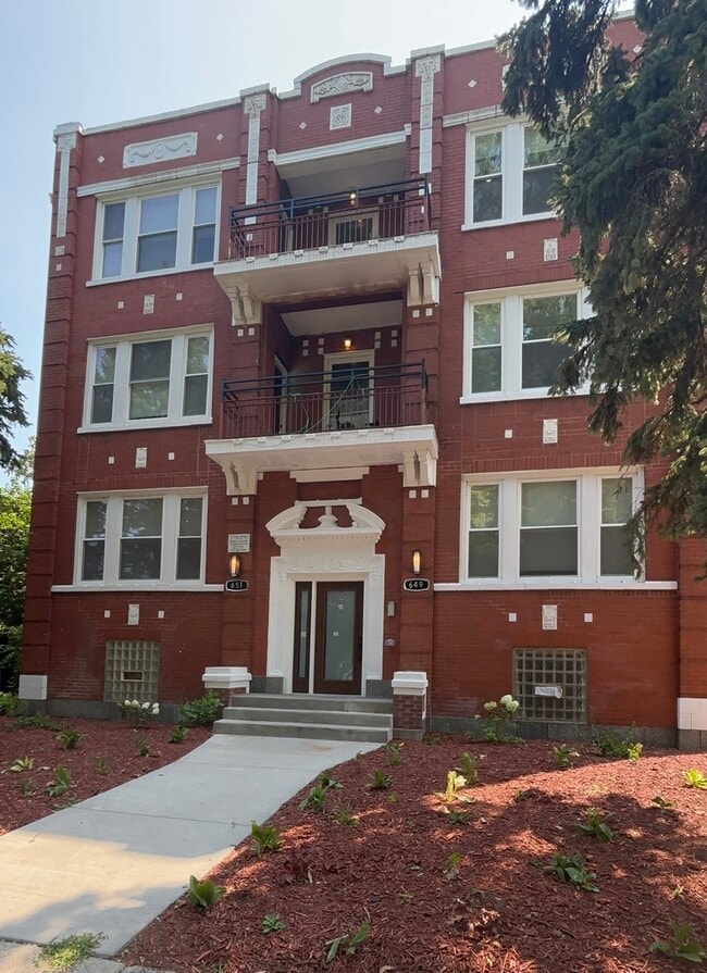Building Photo - 651 E Groveland Park Rental