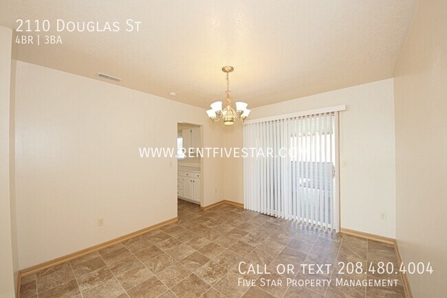 Photo - 2110 Douglas St