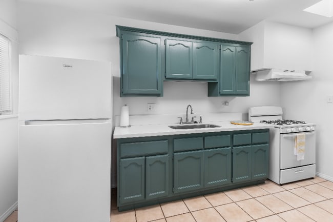 Photo - 1541 Linden Ave Unidad 1541