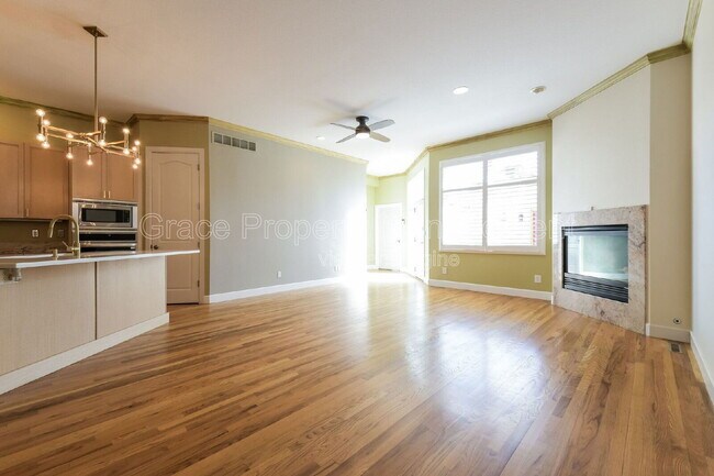 Photo - 566 Josephine St