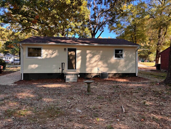 Photo - 1813 Blain St