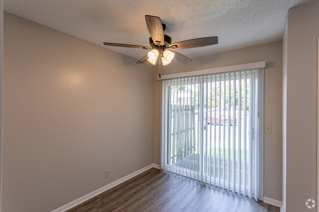 2BR, 1.5BA - Cumberland - 1,045SF - Dining Room - Forest Park