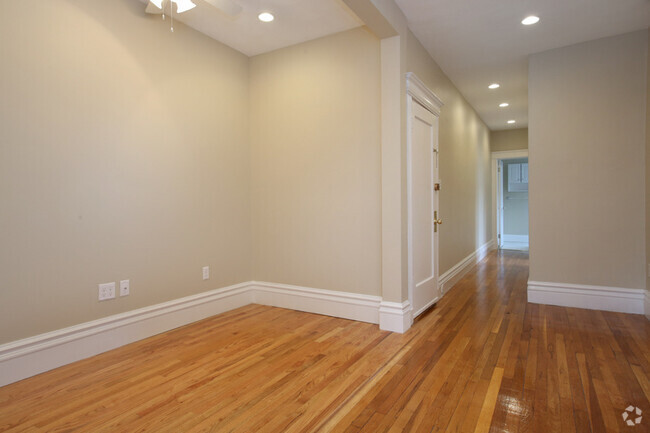 Building Photo - 1109 Boylston St Unit #12A Rental