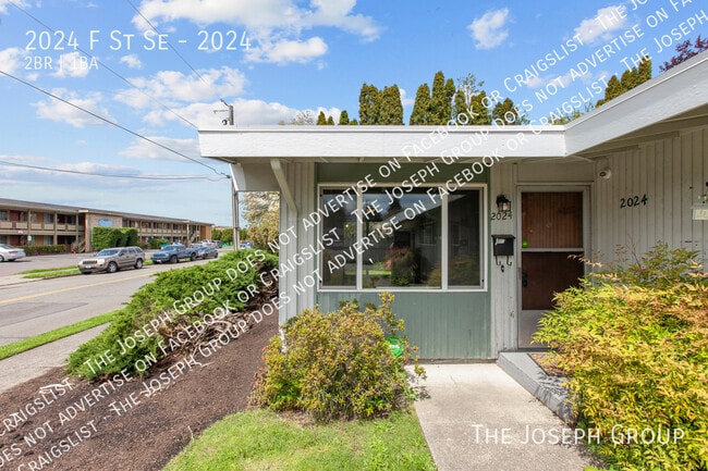 Building Photo - 2024 F St SE Unit 2024