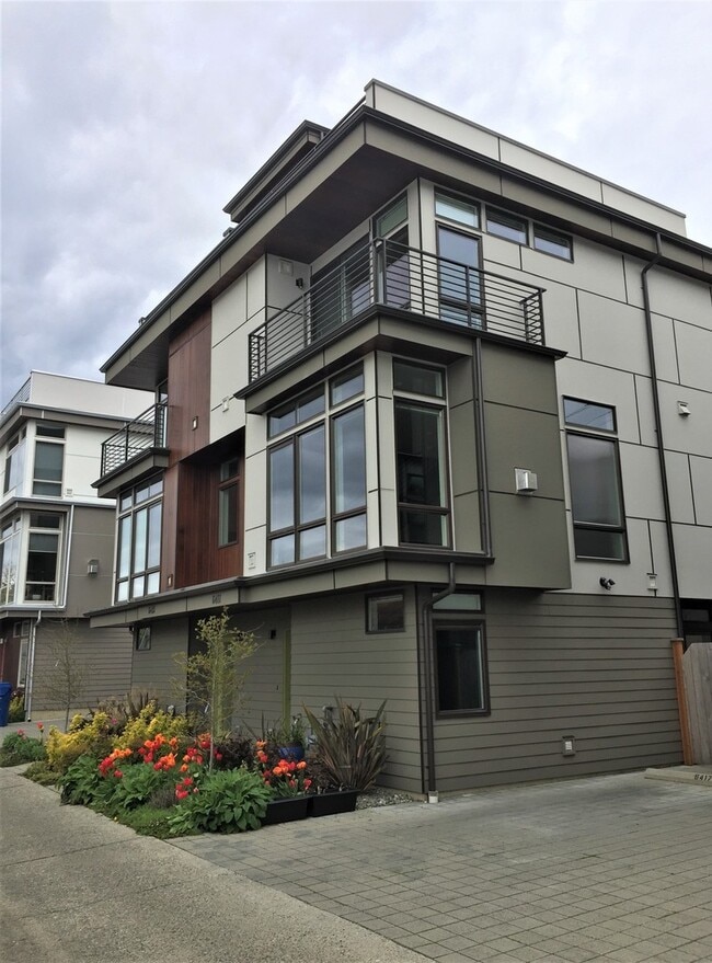 Building Photo - Gorgeous! 4-Star Green 3 bed 2.25 bath townhome in Ballard available for March 21st for $3800