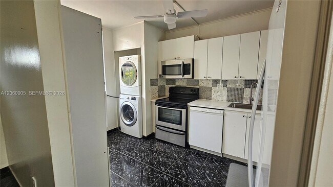 Photo - 1651 NE 115th St
