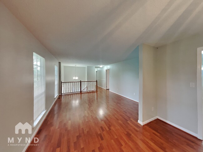 Photo - 1172 Westridge Cir