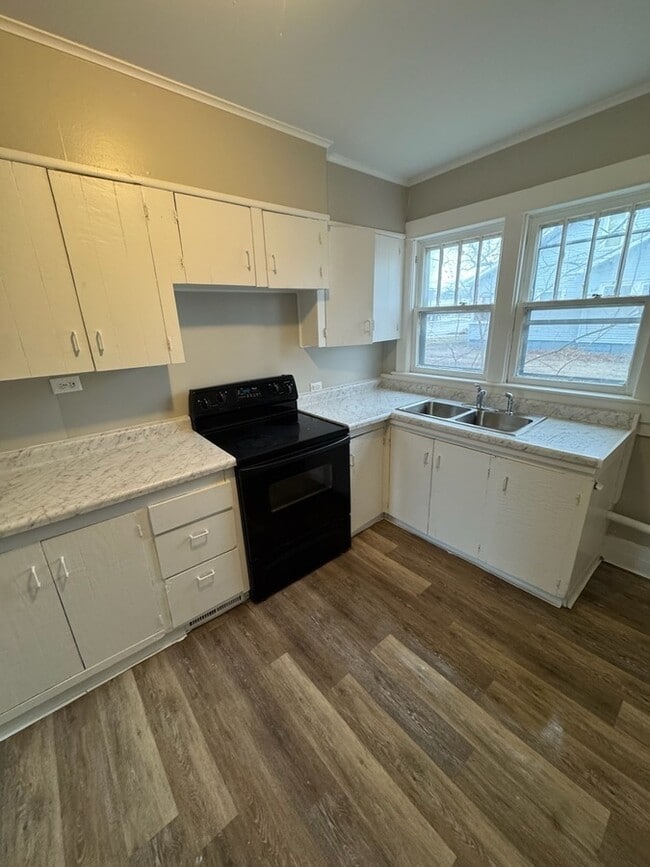 Photo - 1955 S Getty St