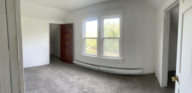 Photo - 535 10th Ave