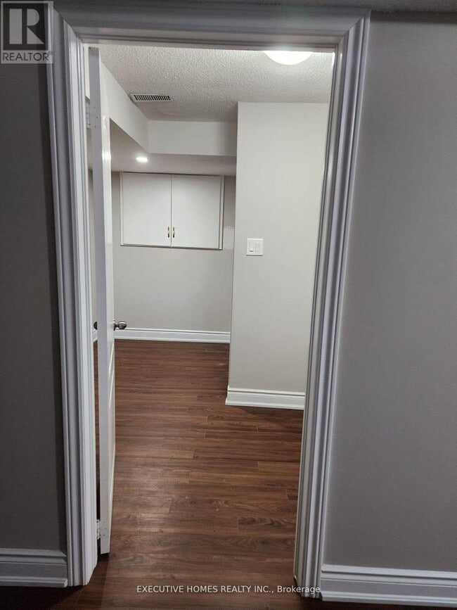 Photo - 114 Porchlight Rd