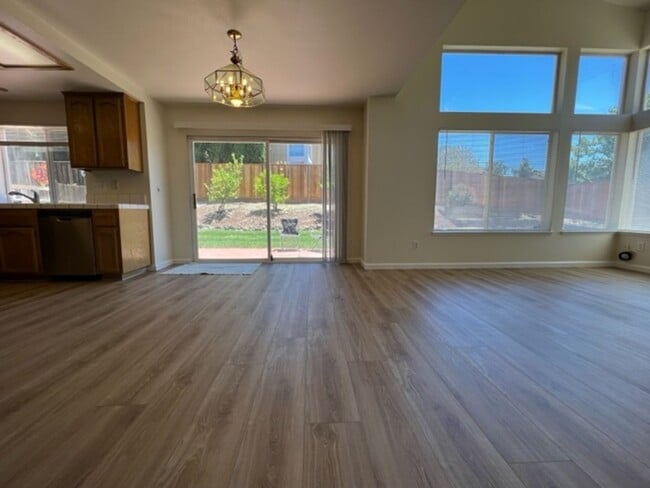 Photo - Beautiful 3 Bedroom 3 Bathroom on Large Corner Lot