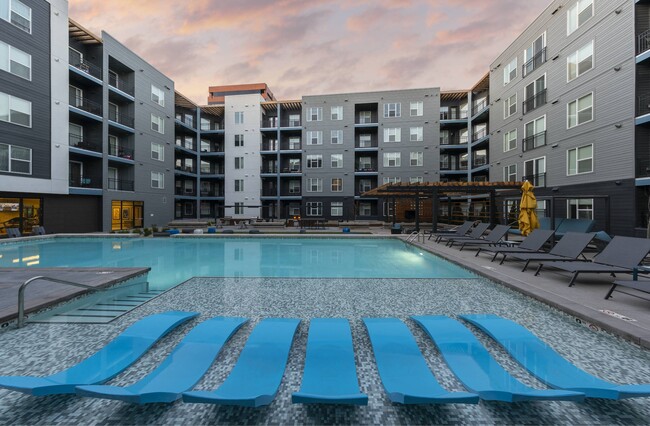 Building Photo - Beacon 85